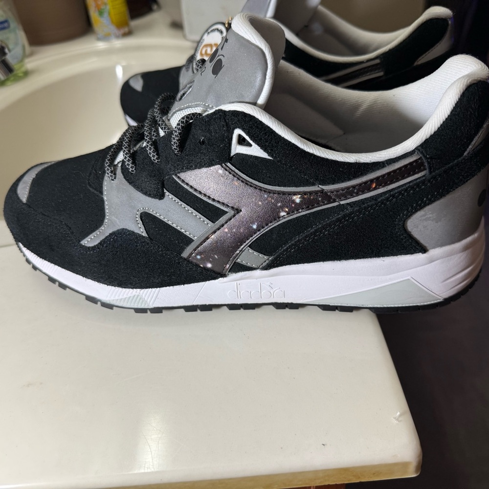 Diadora N9002 Raekwon Galaxy ๐ Black and White Men's Sneakers ๐ค๐ค๐ฌ ๐๐ค - Picture 9 of 17